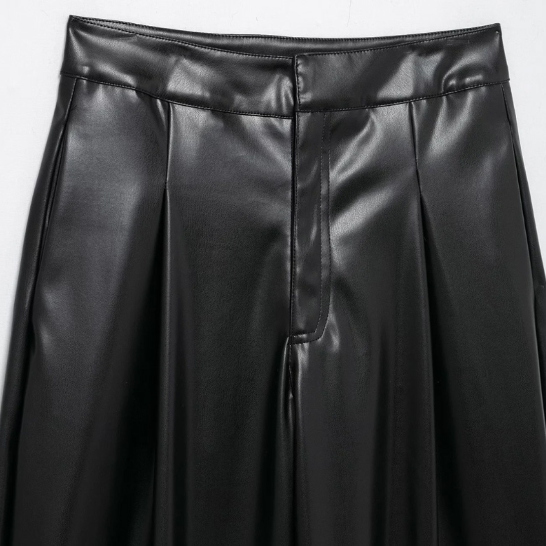 LazyChic - Vegane Lederhose