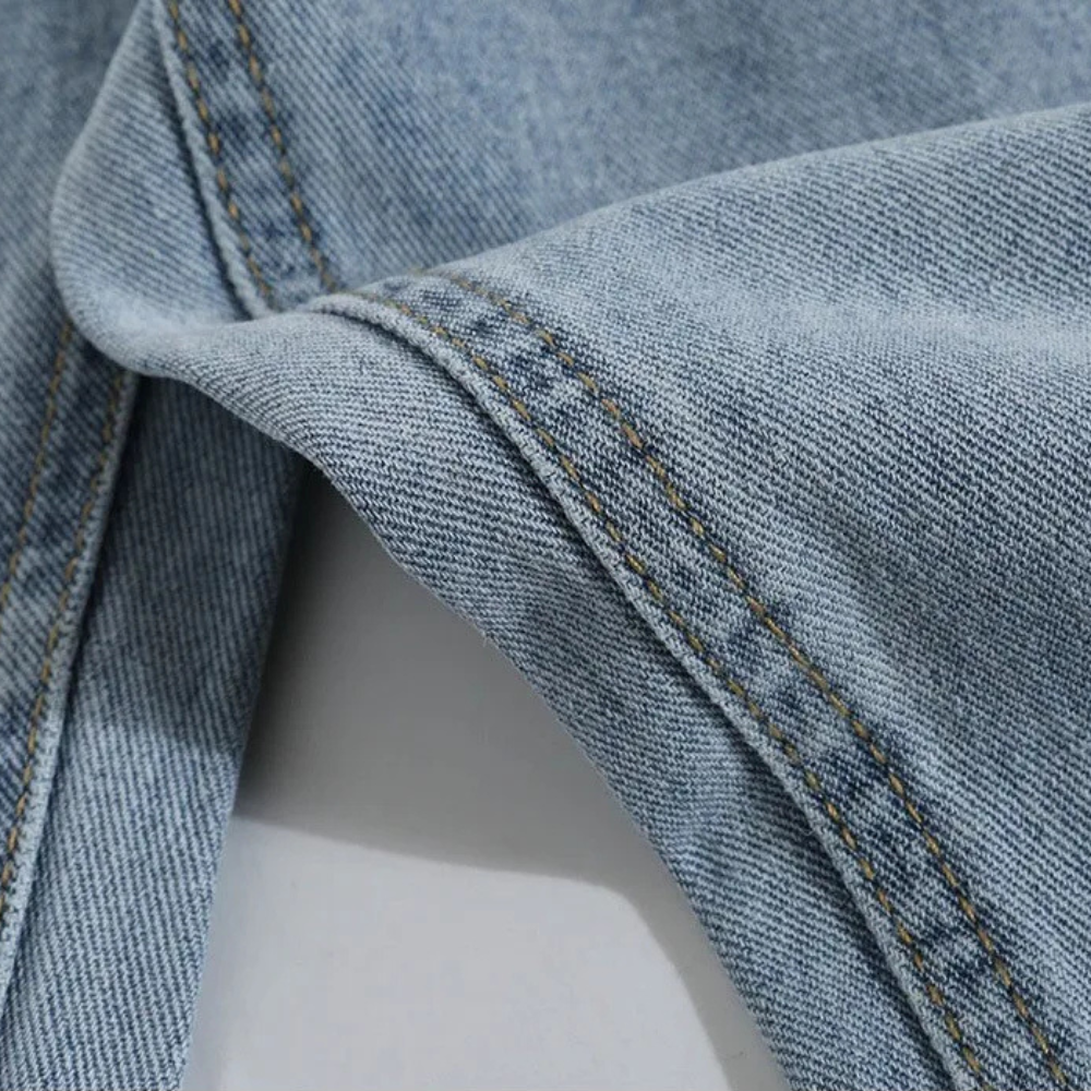 Hitonscool - Asymmetrical Cut Jeans