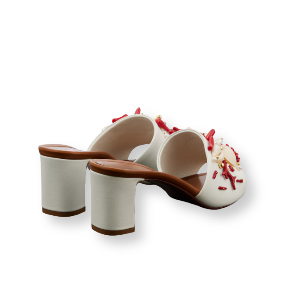 Shella Mare – Slip-On Mules mit Muschelverzierung
