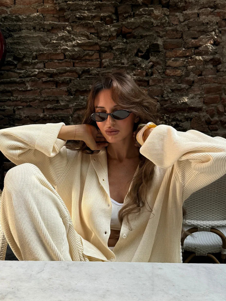 Serenique Knit Set – Zweiteiliges Strick-Outfit