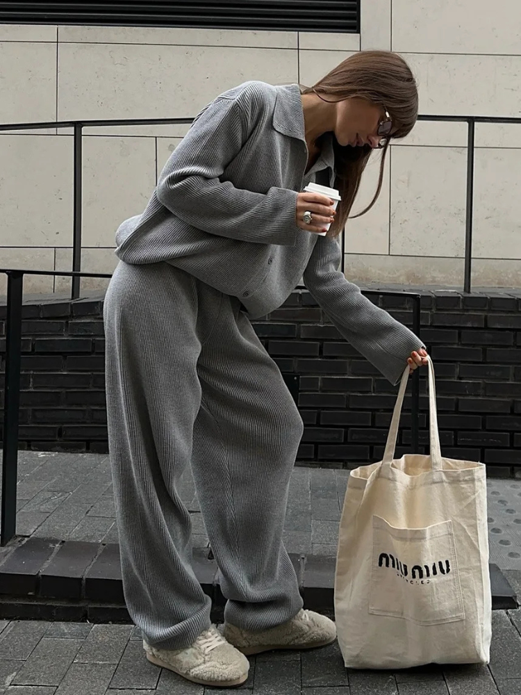 Serenique Knit Set – Zweiteiliges Strick-Outfit