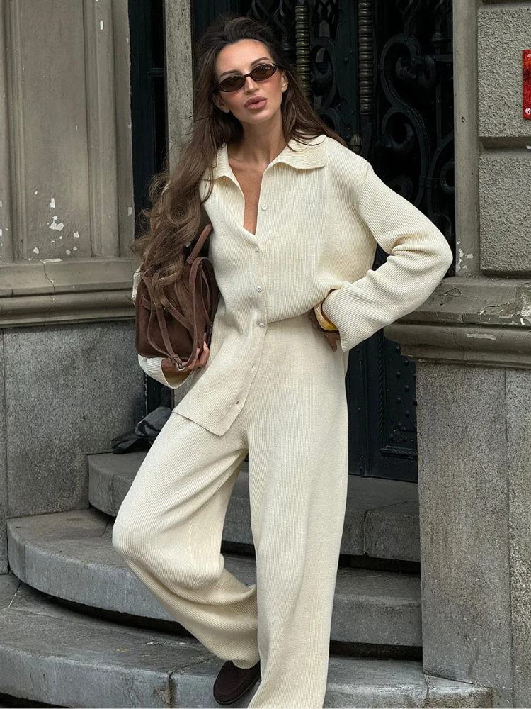 Serenique Knit Set – Zweiteiliges Strick-Outfit