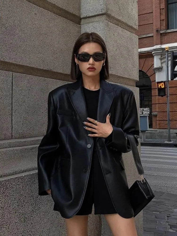 Veloura Blazer – Oversized Blazer PU-Leder