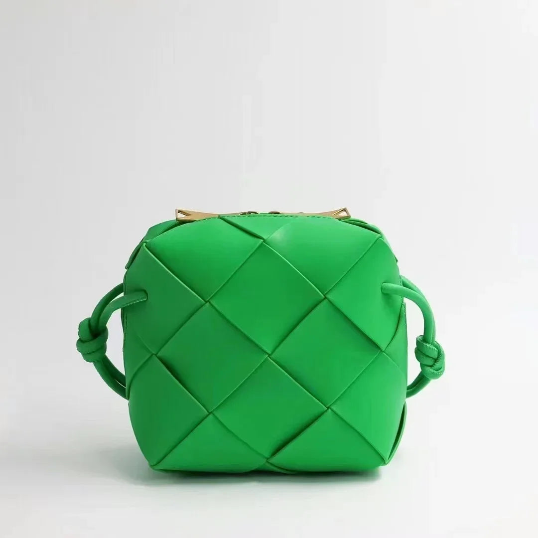 Bold Chic – Luxuriöse Tweed-Lederhandtasche