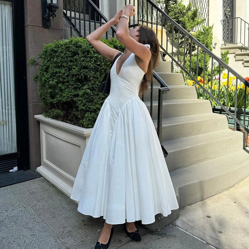 Talina "White Flame" – Backless Maxi Dress