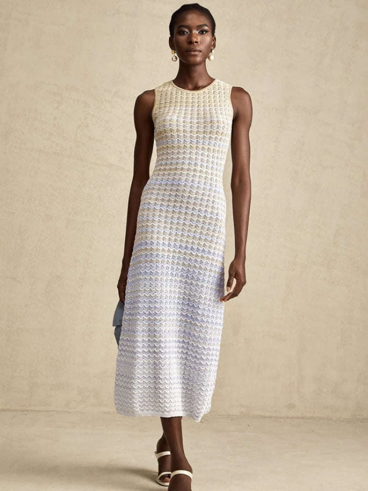 Zigzag Chic – Elegant knitted maxi dress with scalloped edges