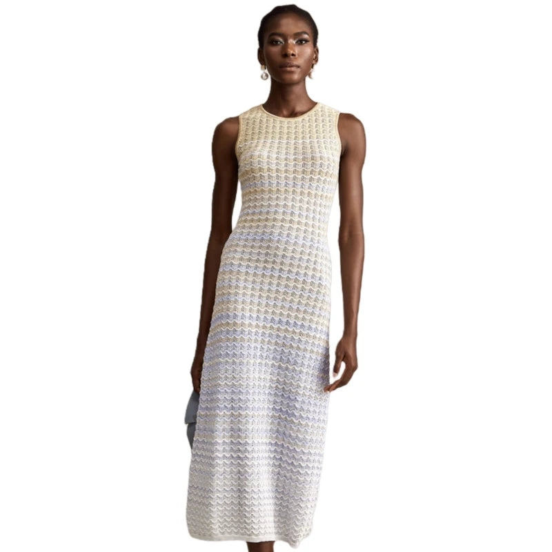 Zigzag Chic – Elegant knitted maxi dress with scalloped edges