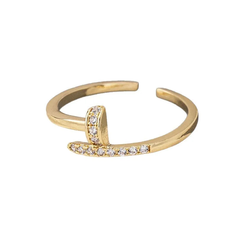 Cresiva Ring – Geometrischer Statement-Ring mit Kristall