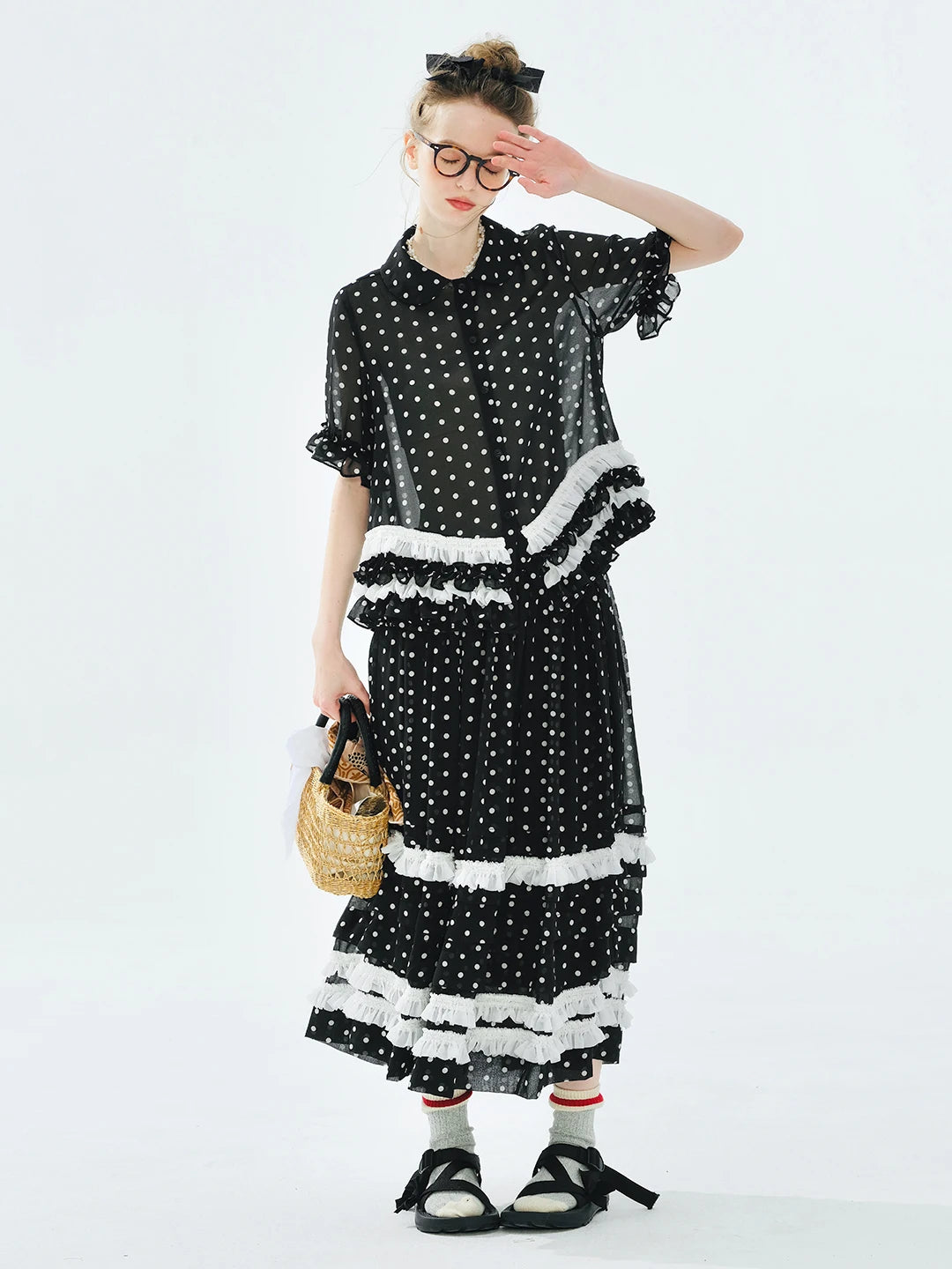 Lunapunkt – Summer blouse with polka dots and lace