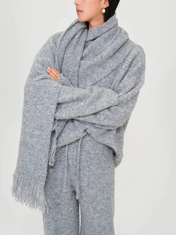 Liora – Three-piece casual set with scarf and wide leg