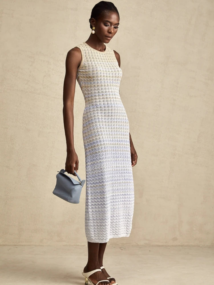 Zigzag Chic – Elegant knitted maxi dress with scalloped edges