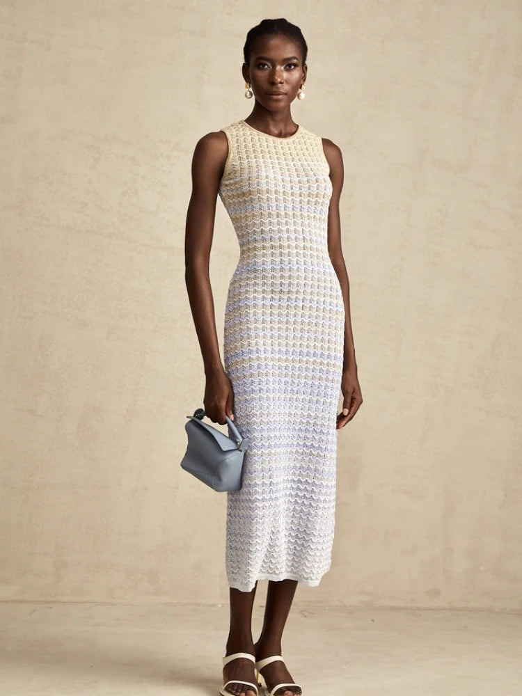 Zigzag Chic – Elegant knitted maxi dress with scalloped edges