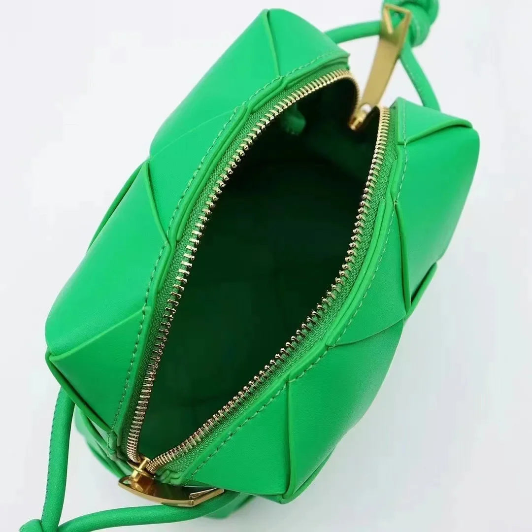 Bold Chic – Luxuriöse Tweed-Lederhandtasche