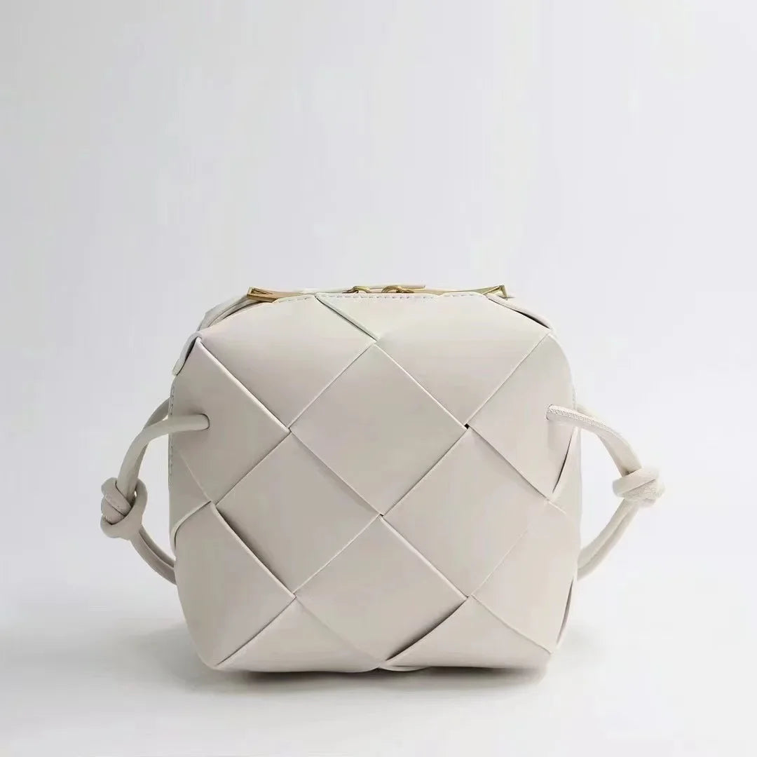 Bold Chic – Luxuriöse Tweed-Lederhandtasche