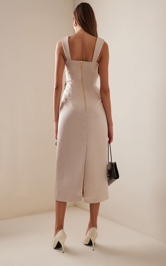 Vanora – Two-tone statement look