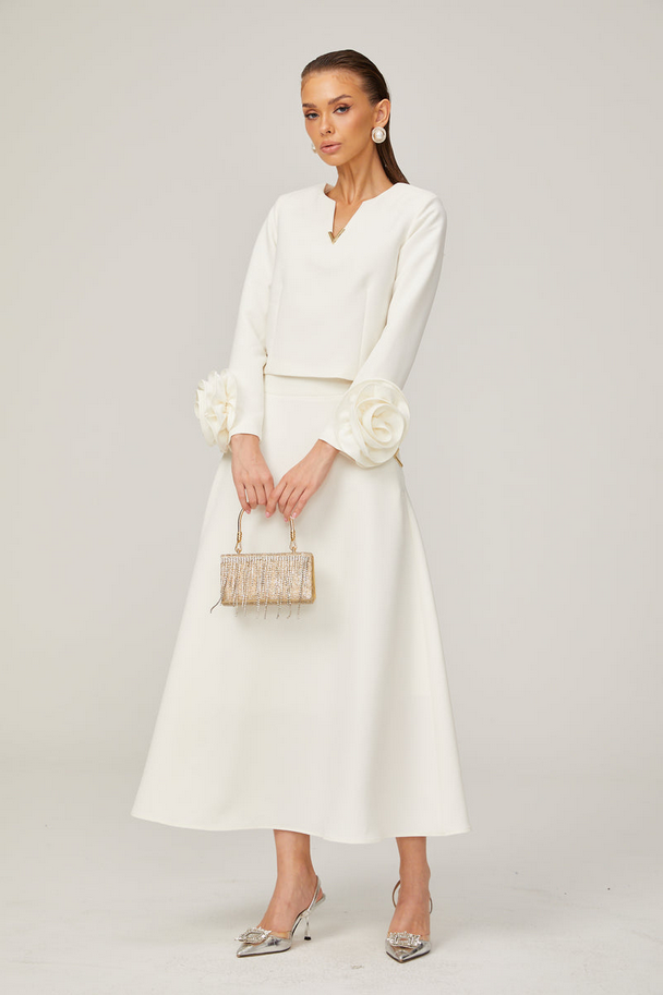 Élodie – White 3D Flower Two-Piece Set