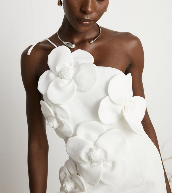 Fioraluna – Schulterfreies Minikleid mit Blumenverzierung