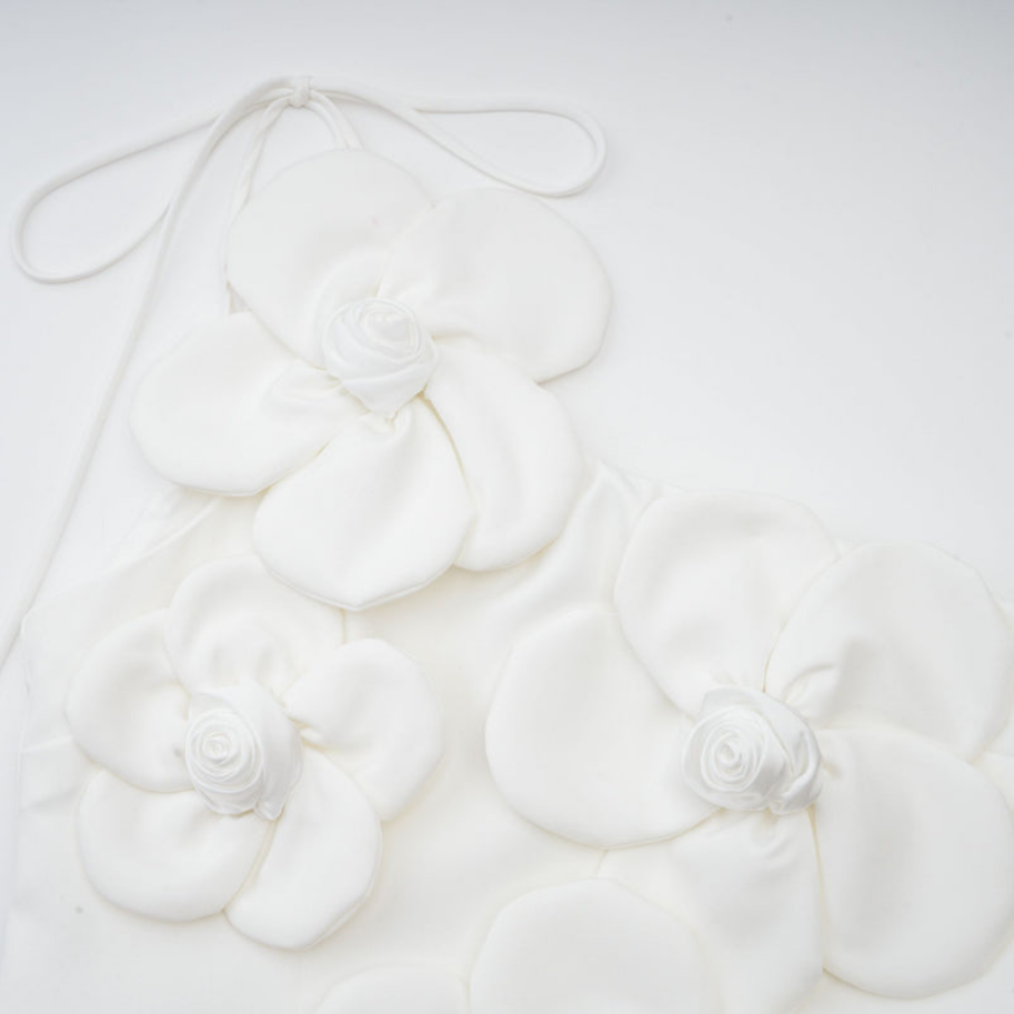 Fioraluna – Schulterfreies Minikleid mit Blumenverzierung