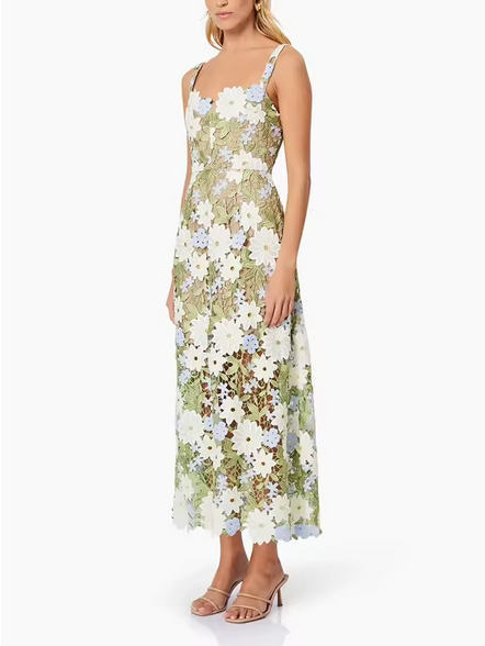 Elowen – Spitzenträumchen in Grün Midikleid