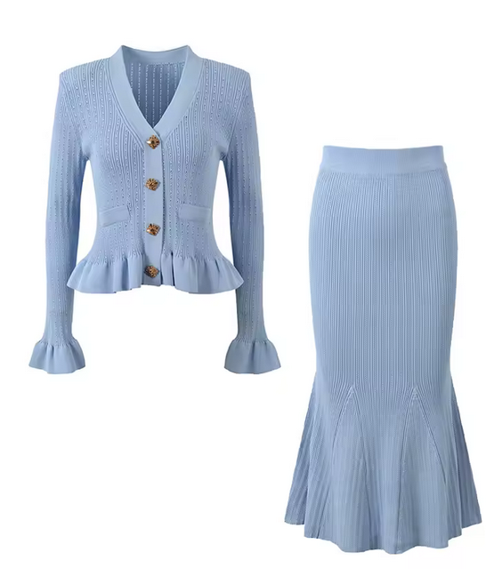 Elise Crème – Two-piece knitting set with gold buttons