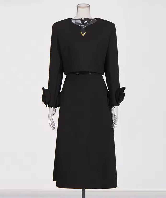 Élodie – White 3D Flower Two-Piece Set