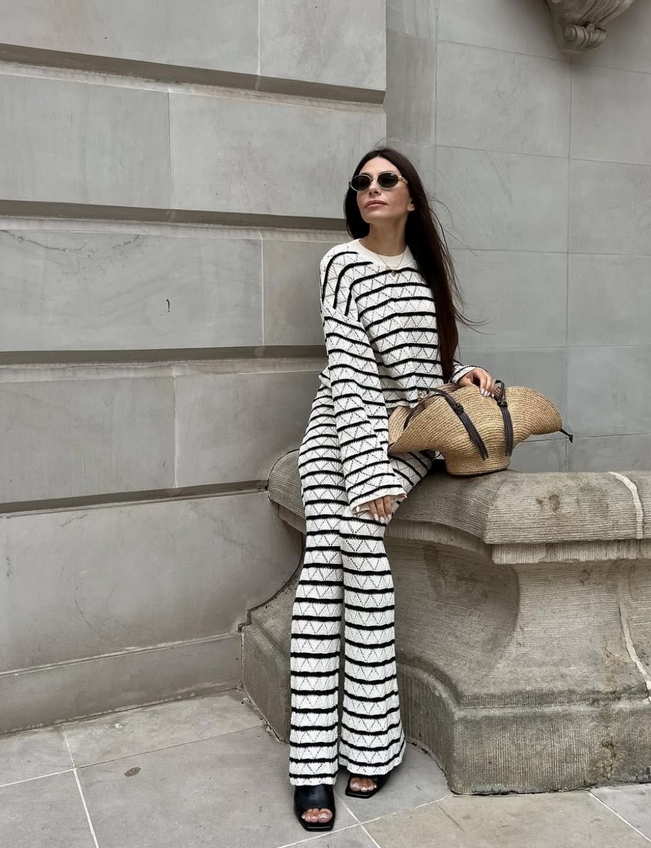 Lea Stripes – Two-piece women's knitting set 