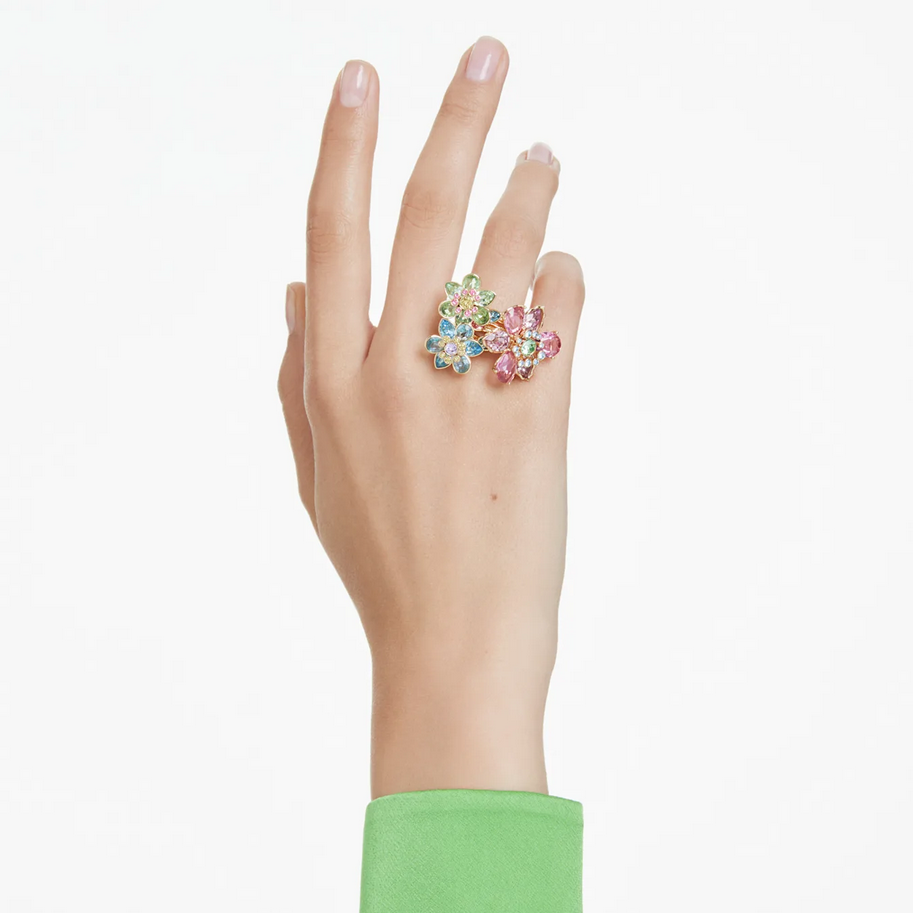 BloomLuxe – Blütenring mit Kristallzauber
