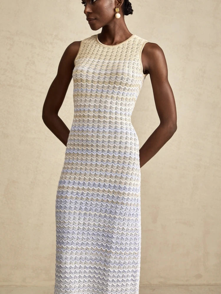 Zigzag Chic – Elegant knitted maxi dress with scalloped edges