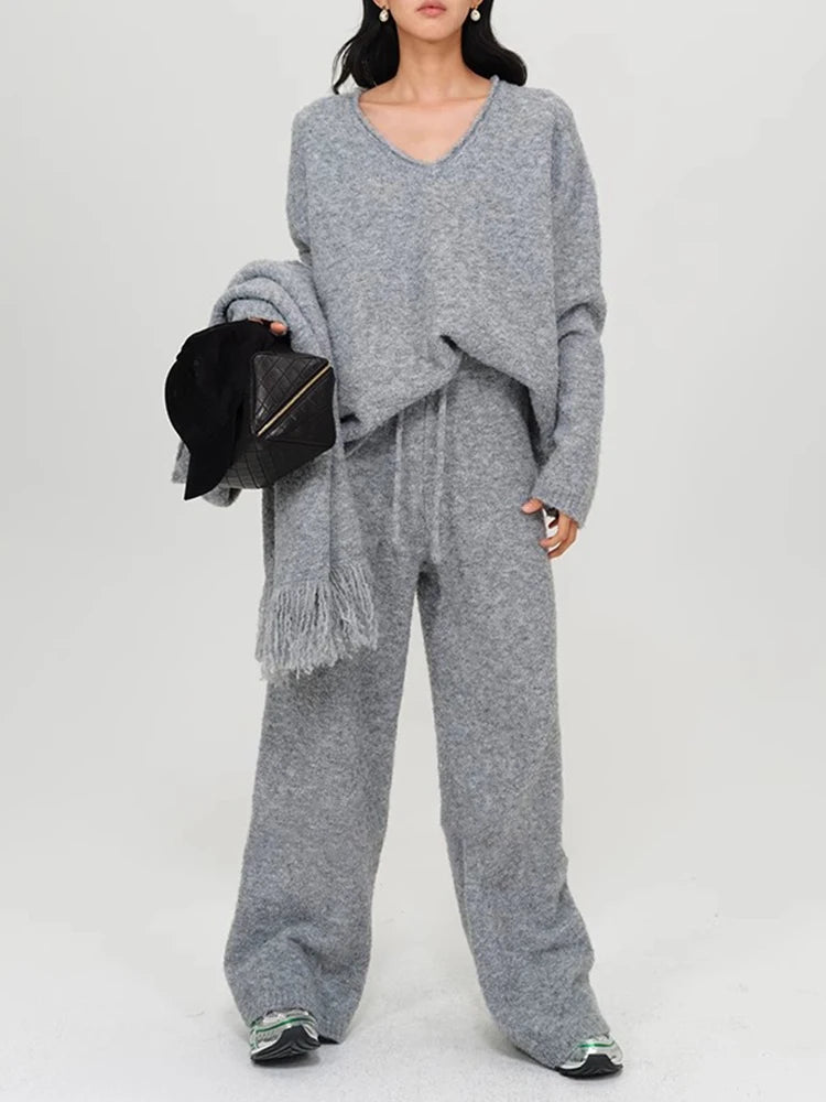 Liora – Three-piece casual set with scarf and wide leg