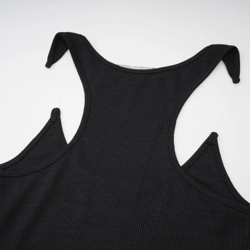 Nyra – Black maxi dress with invisible straps and ribbed structure 